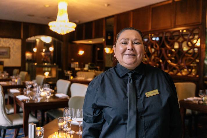 Lady working in restaurant