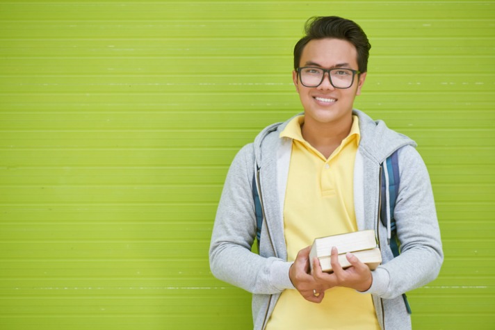 happy Vietnamese student moving to Australia